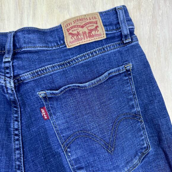 Levi's Blue Denim Medium Wash Classic Bootcut Mid Rise Women's Jeans Size 10 - Picture 7 of 15
